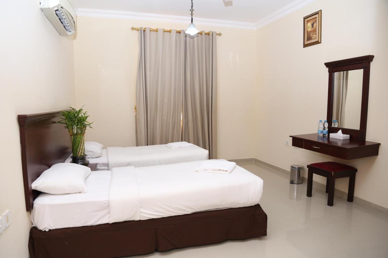 Jarzez Hotel Apartments Al Hail Seeb Buitenkant foto