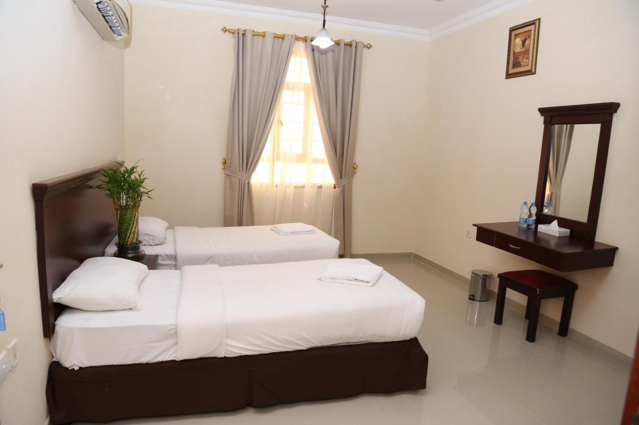 Jarzez Hotel Apartments Al Hail Seeb Buitenkant foto