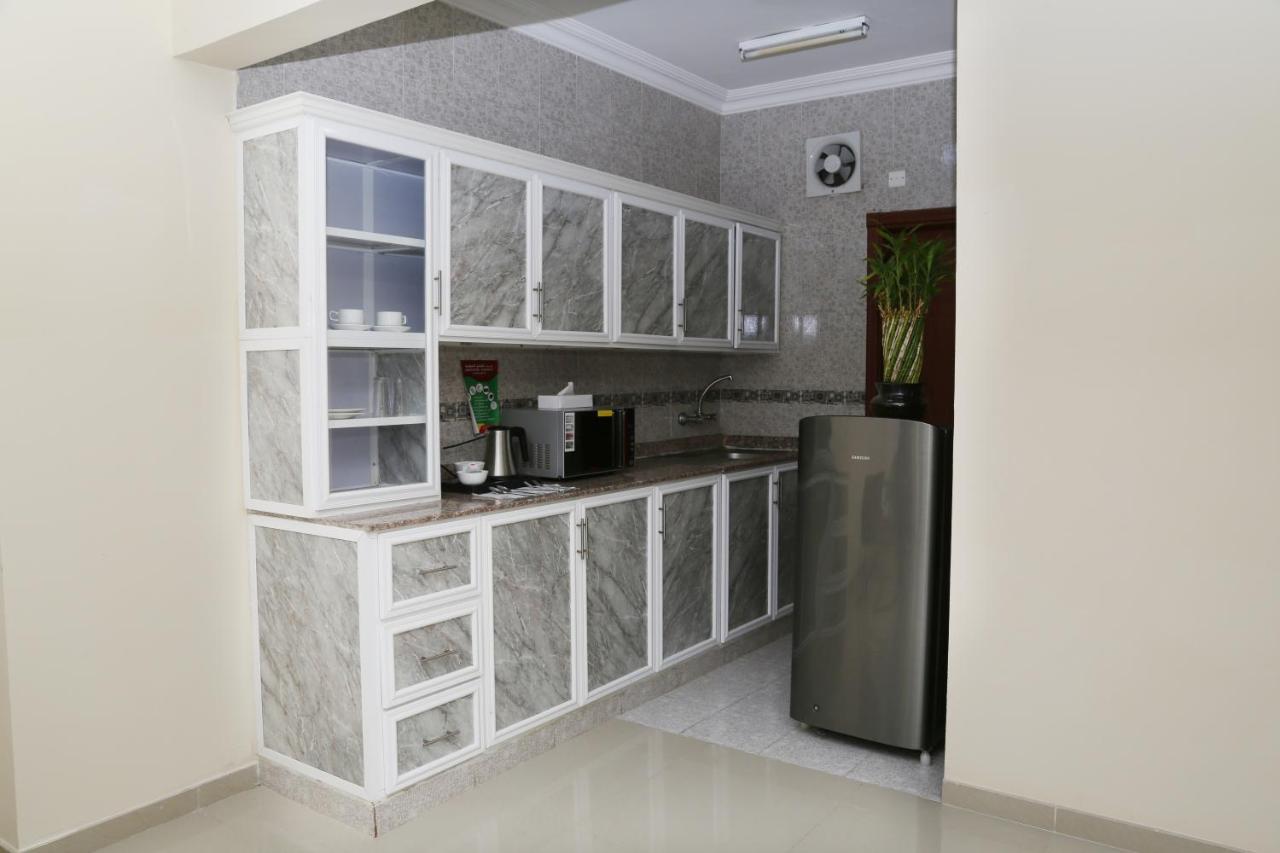 Jarzez Hotel Apartments Al Hail Seeb Buitenkant foto