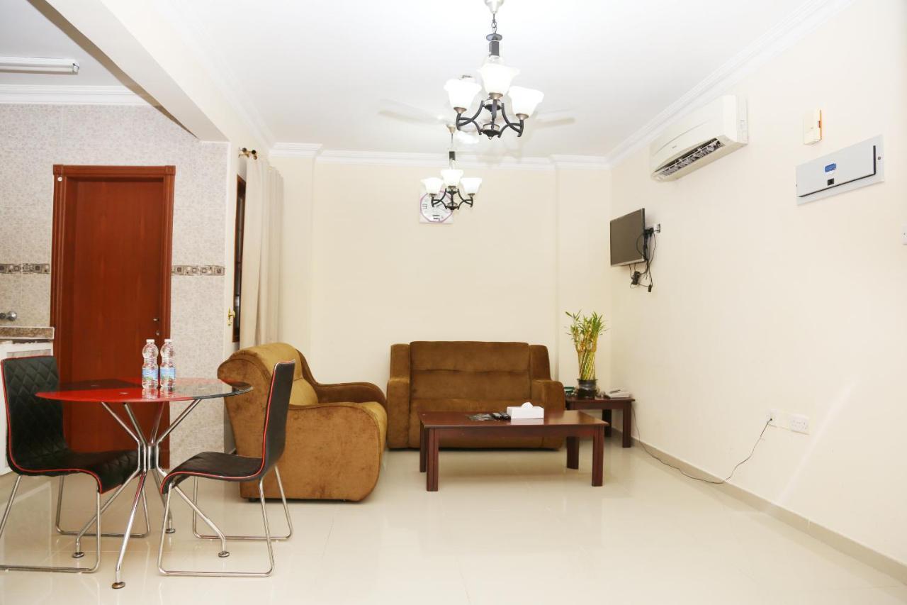 Jarzez Hotel Apartments Al Hail Seeb Buitenkant foto