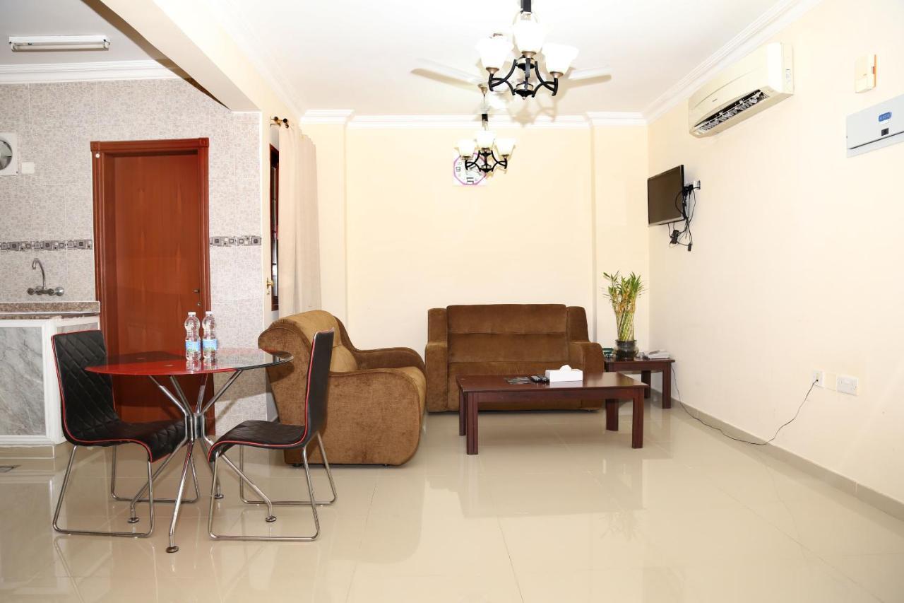 Jarzez Hotel Apartments Al Hail Seeb Buitenkant foto