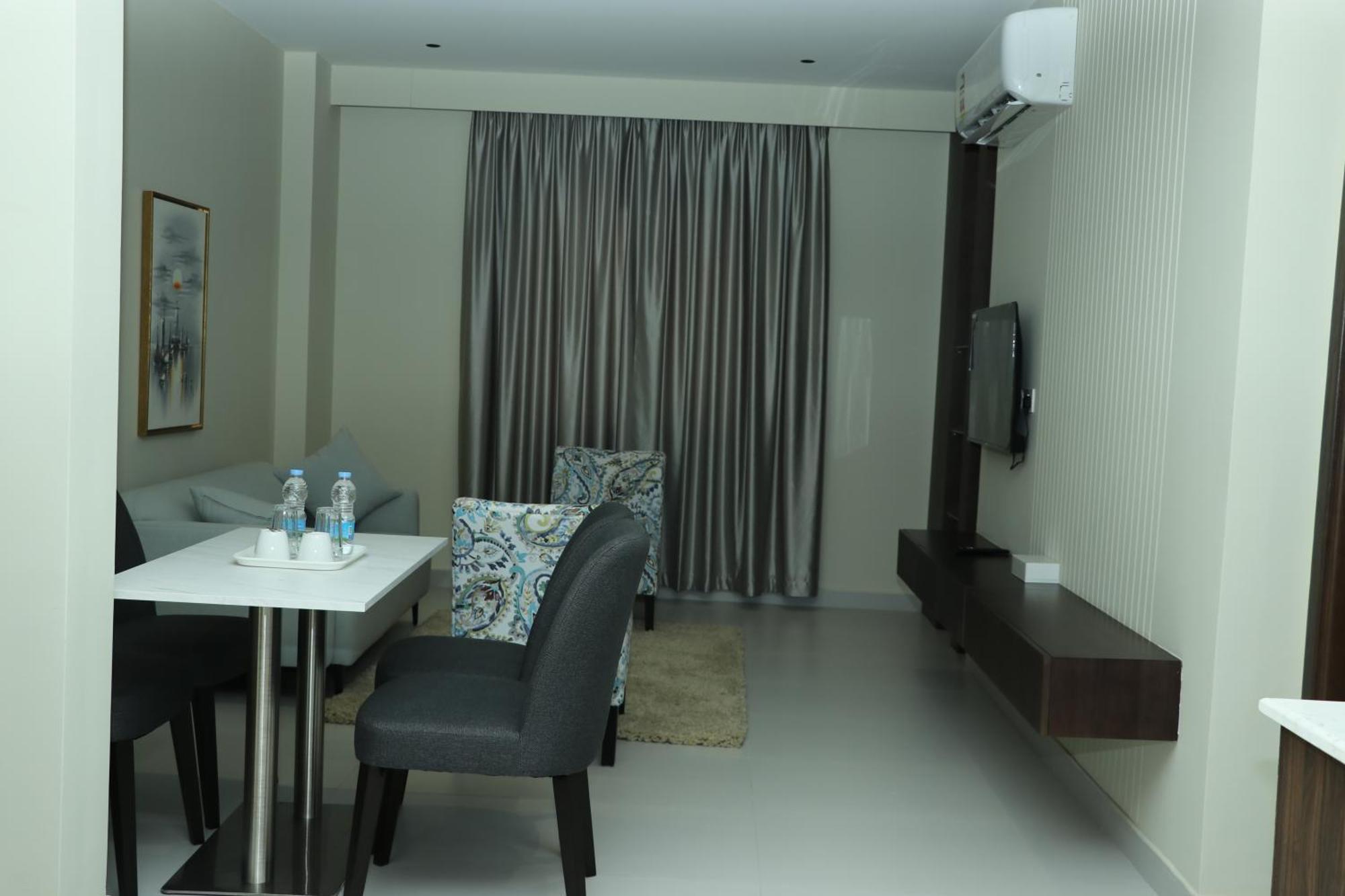 Jarzez Hotel Apartments Al Hail Seeb Buitenkant foto