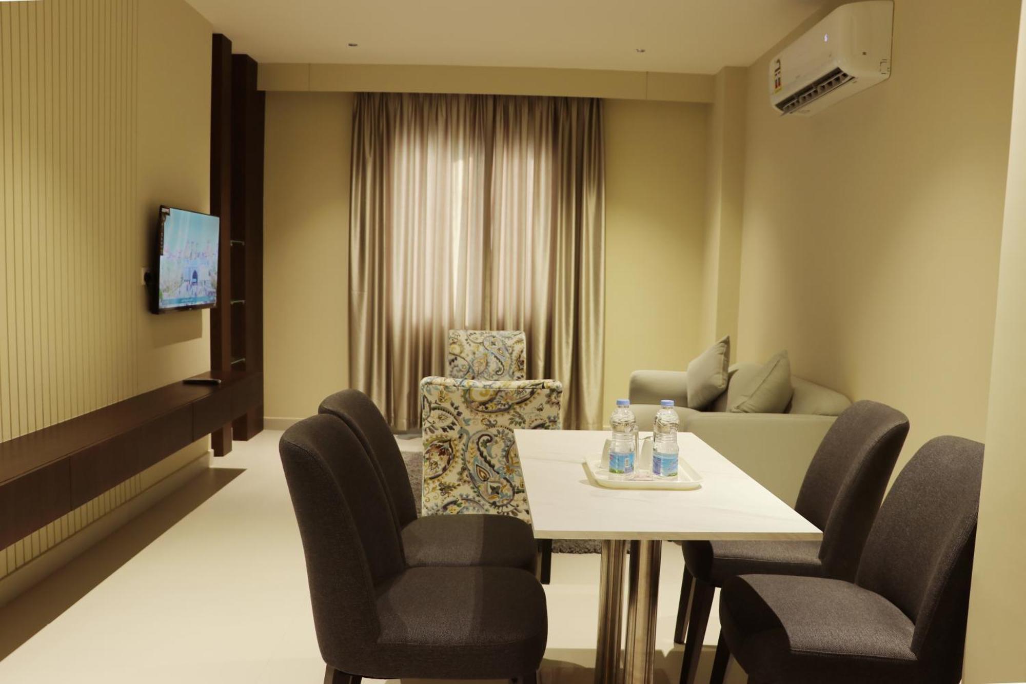 Jarzez Hotel Apartments Al Hail Seeb Buitenkant foto