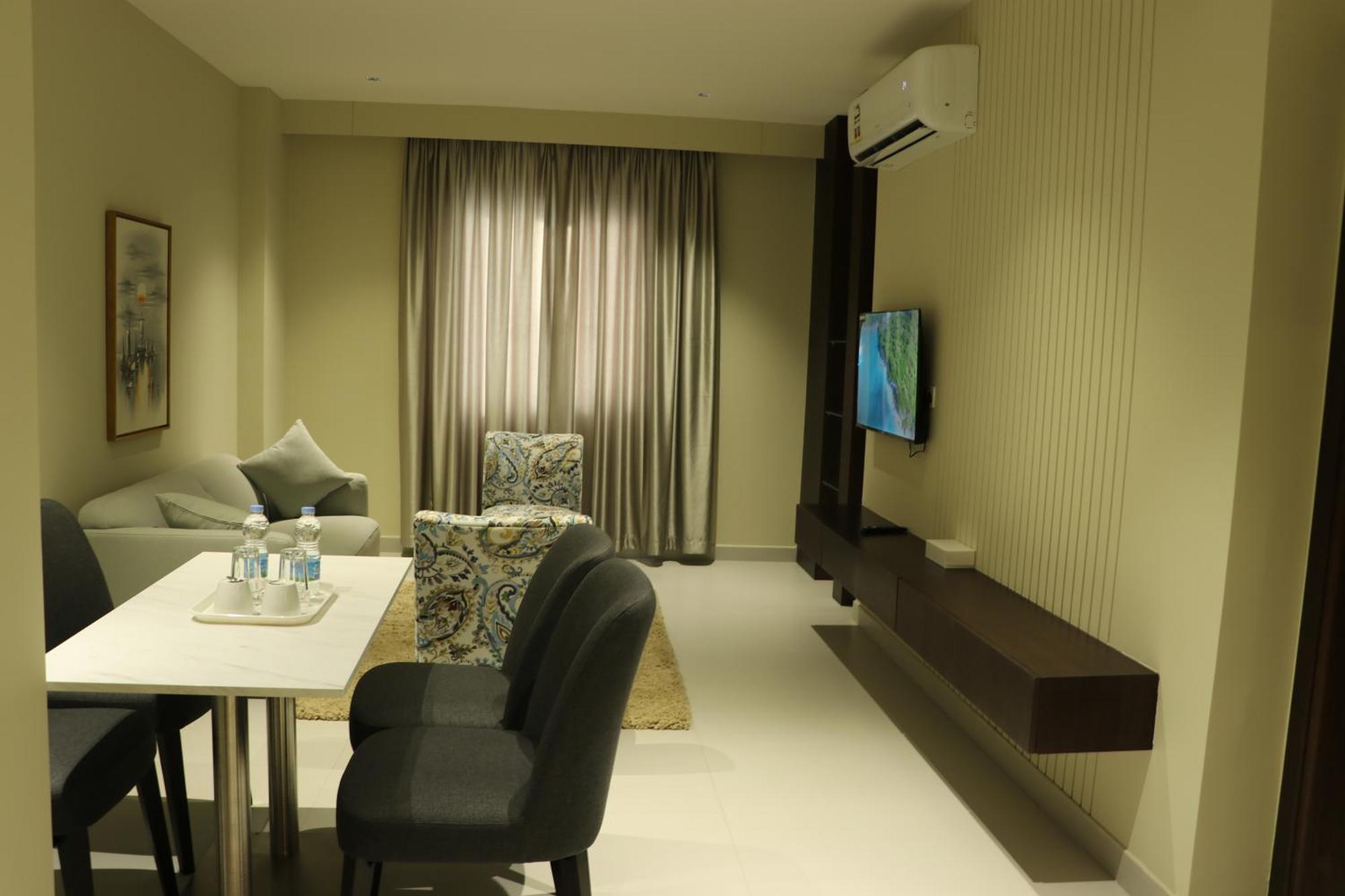 Jarzez Hotel Apartments Al Hail Seeb Buitenkant foto