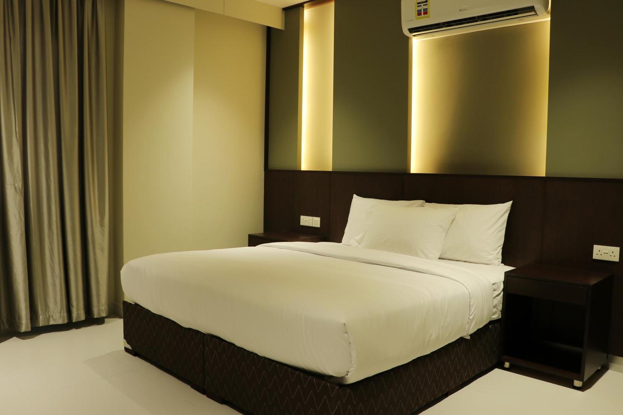 Jarzez Hotel Apartments Al Hail Seeb Buitenkant foto