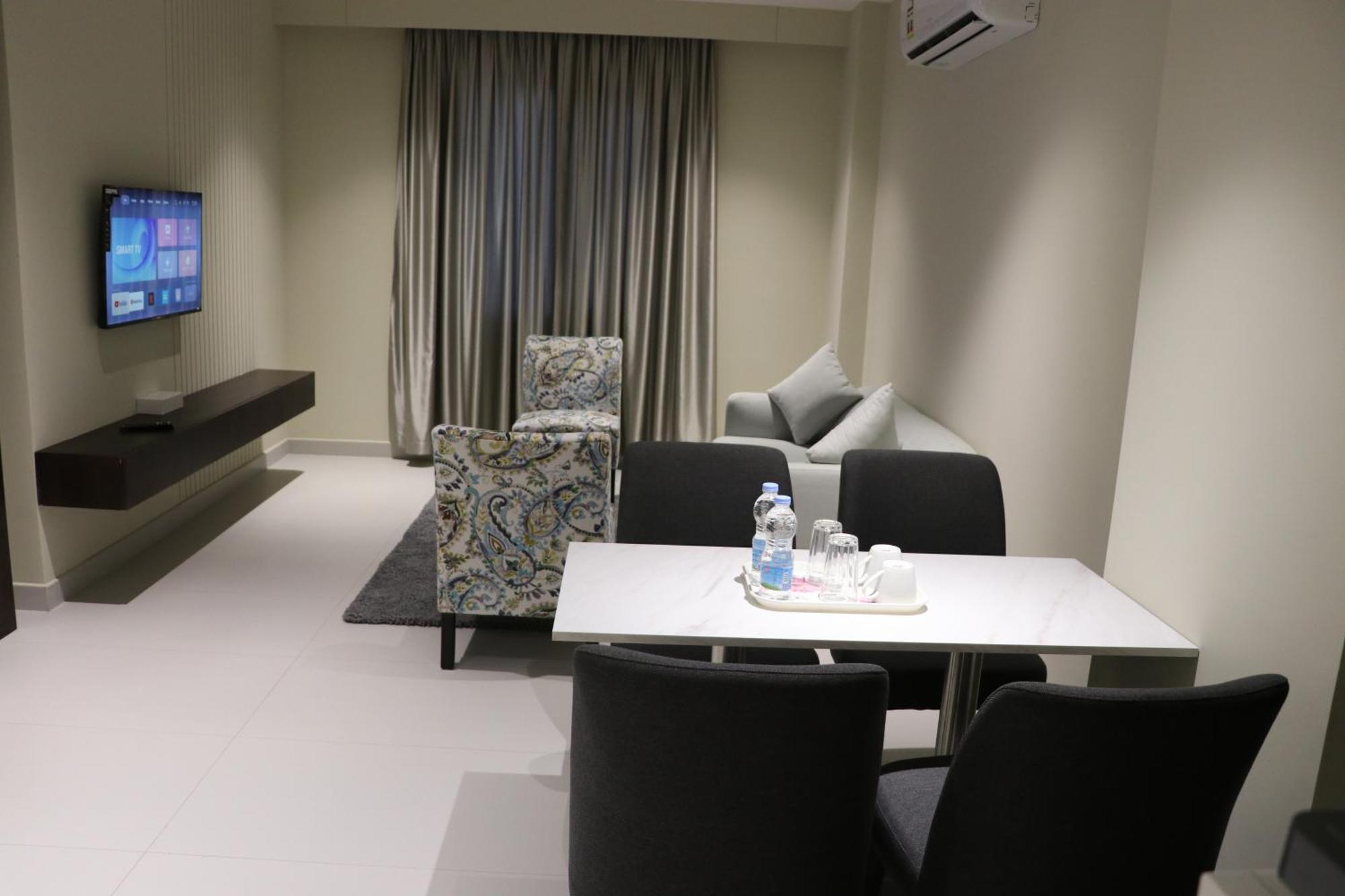 Jarzez Hotel Apartments Al Hail Seeb Buitenkant foto