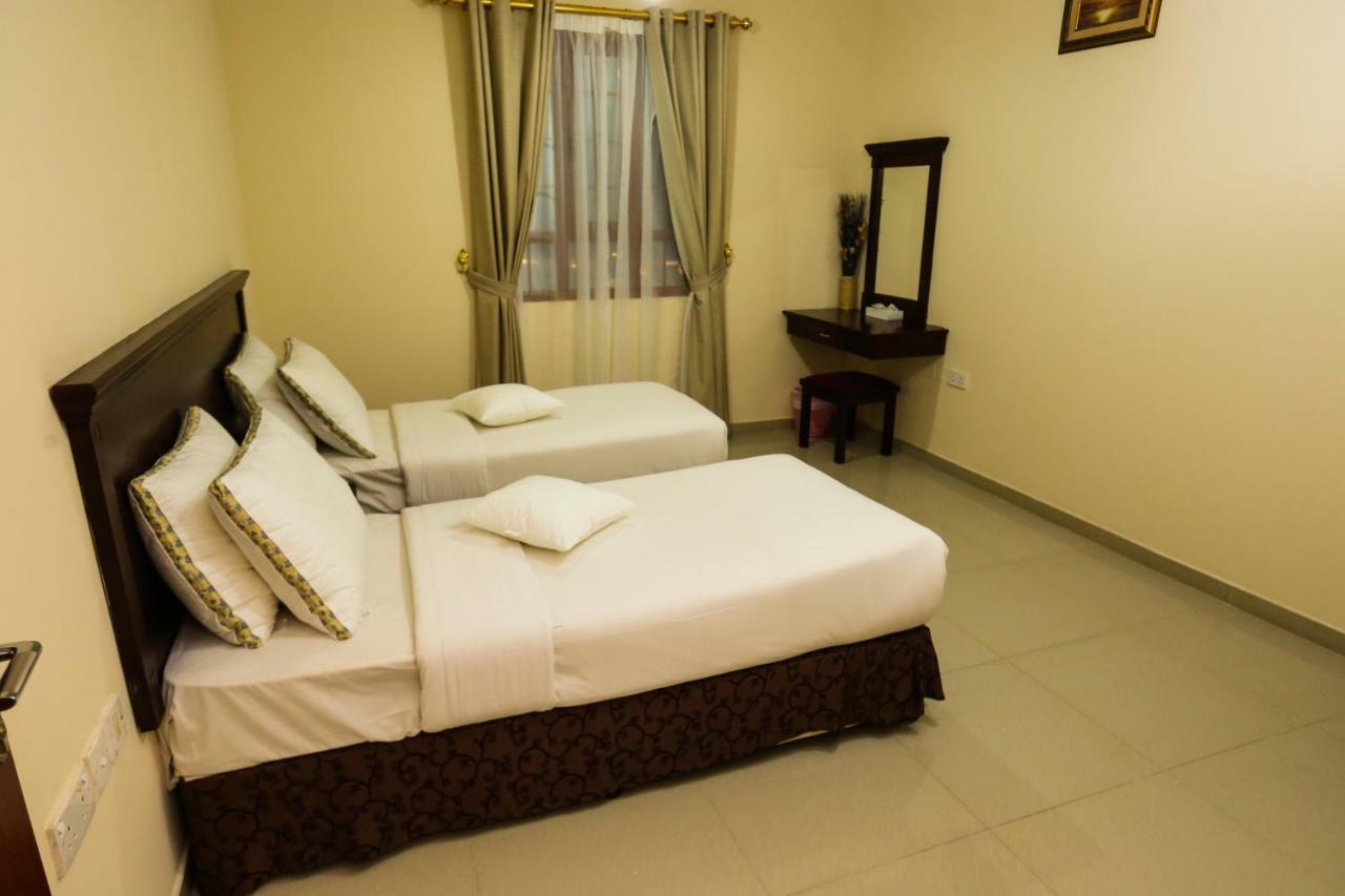 Jarzez Hotel Apartments Al Hail Seeb Buitenkant foto